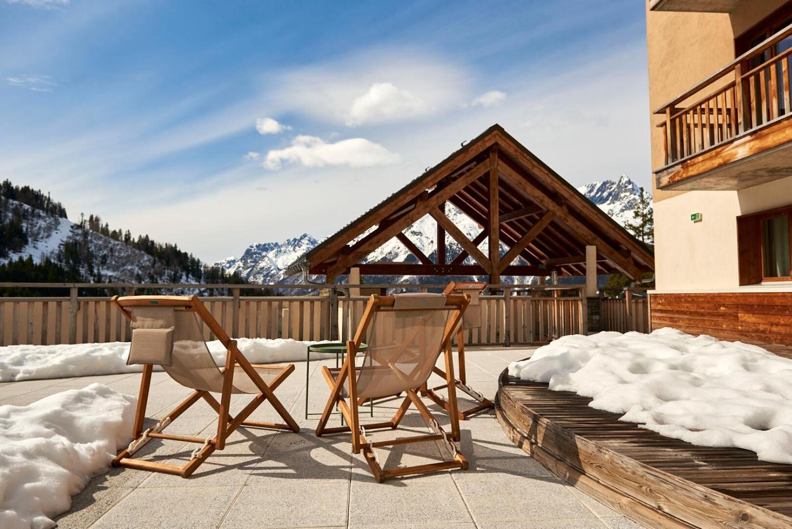 Villages Clubs Du Soleil - Oz En Oisans Oz Buitenkant foto