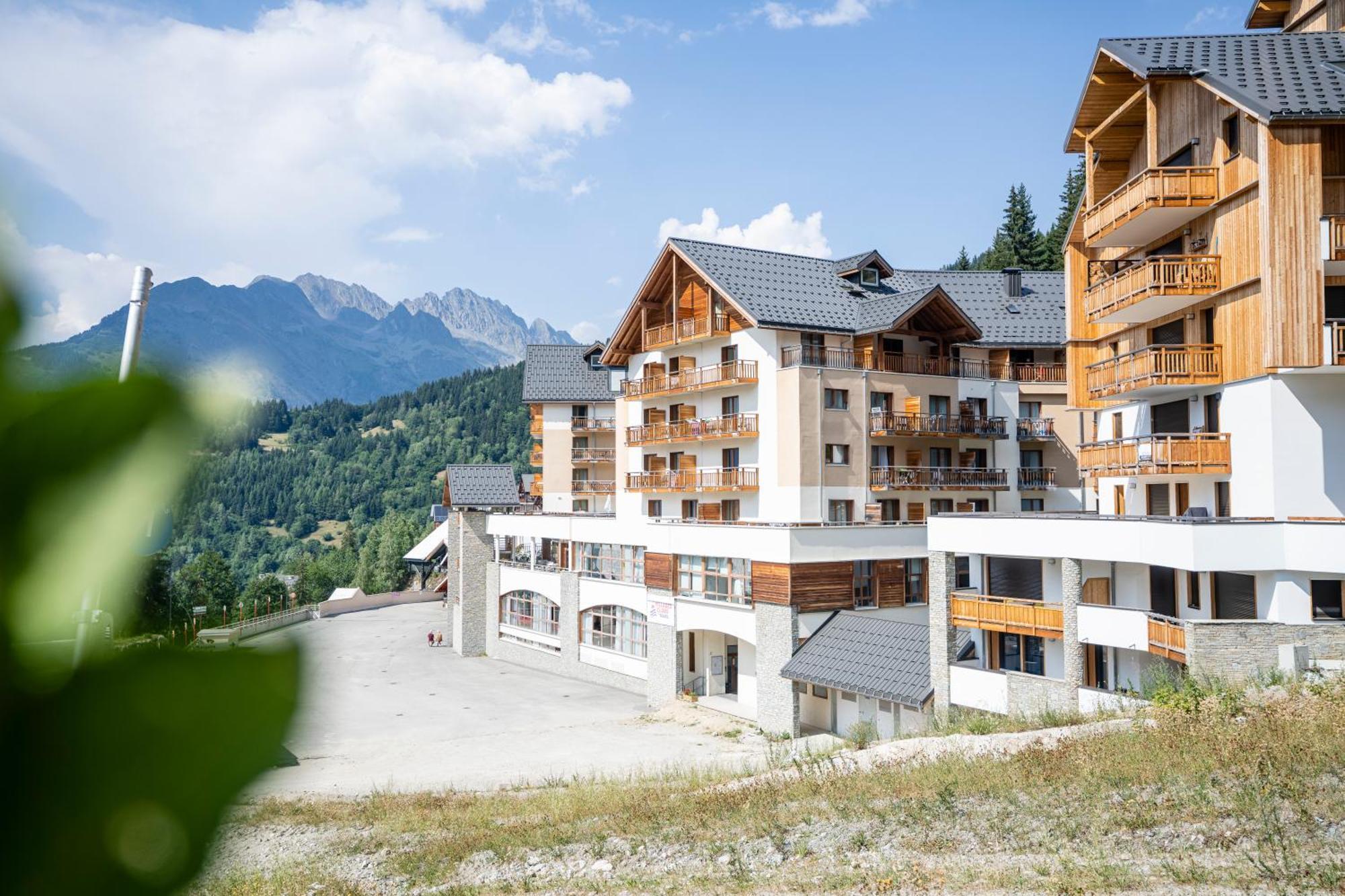 Villages Clubs Du Soleil - Oz En Oisans Oz Buitenkant foto
